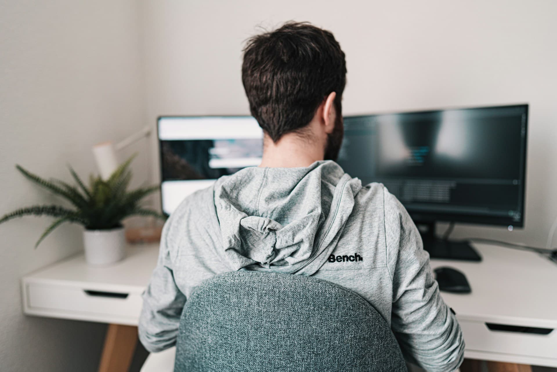 Fiber vs. 5G: Hvem vinner kampen om det beste hjemmenettverket?