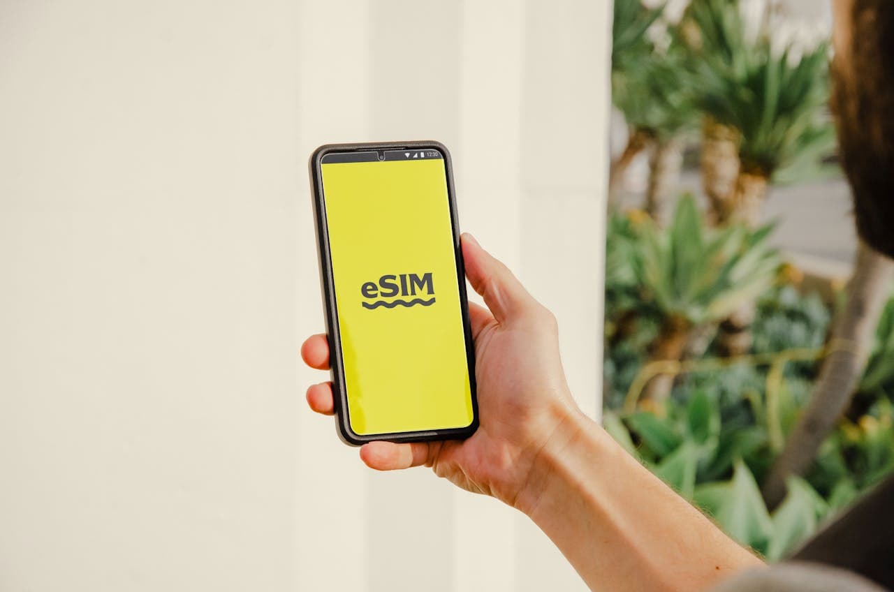 Hva er en eSIM? Alt du trenger å vite om eSIM